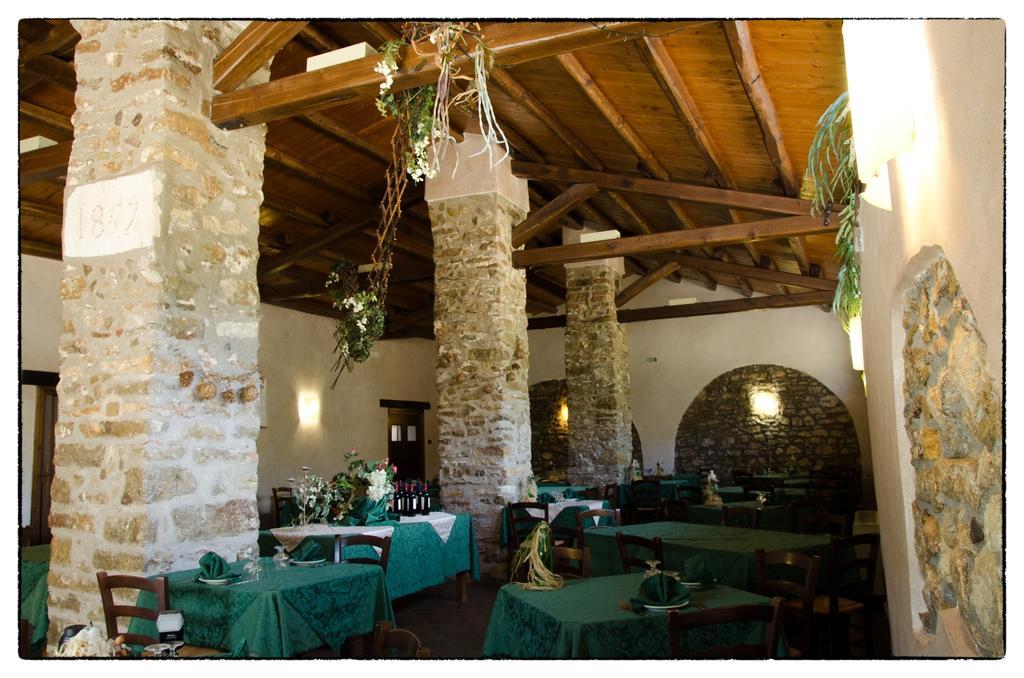 Agriturismo Sant'Agata Piana Degli Albanesi Eksteriør billede