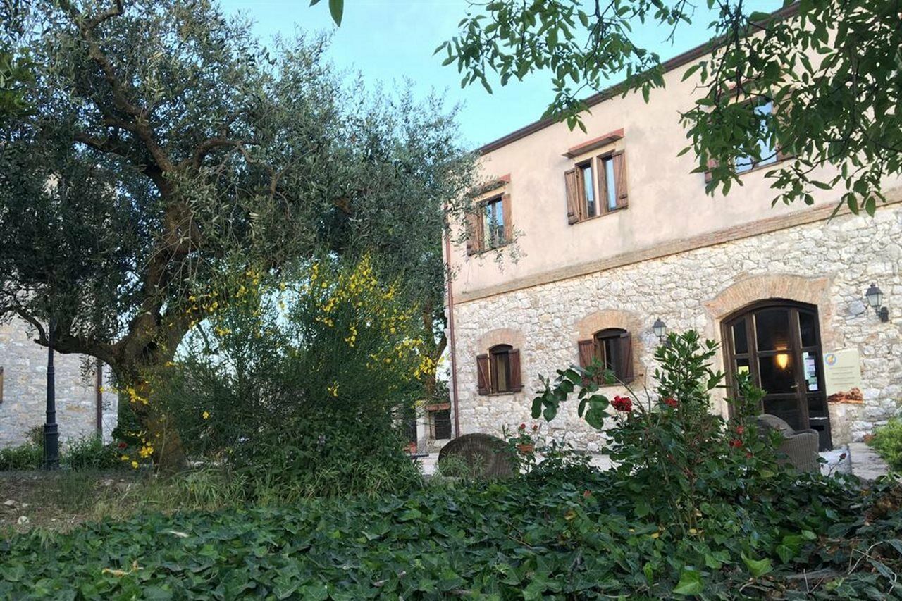 Agriturismo Sant'Agata Piana Degli Albanesi Eksteriør billede
