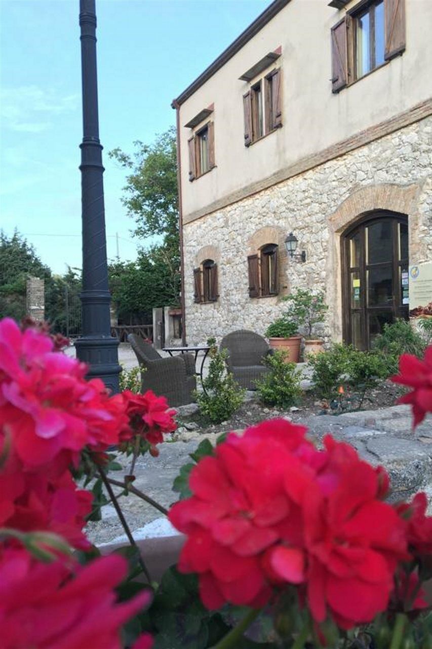 Agriturismo Sant'Agata Piana Degli Albanesi Eksteriør billede